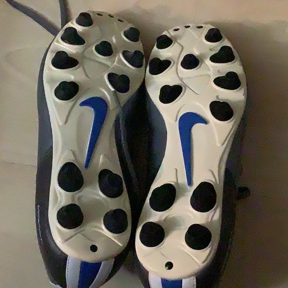 Nike Cleats - Picture 2 of 3